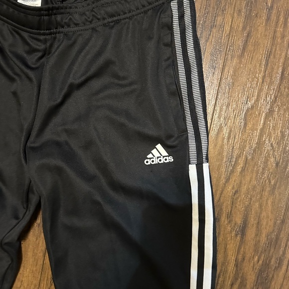 SOLD 🩷🩷 NEW Adidas track pants ladies M - NEVER WORN - Picture 3 of 8